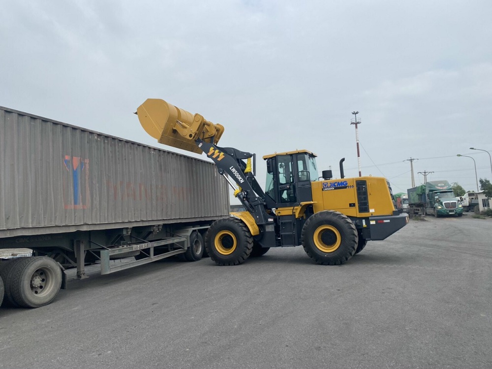 Máy Xúc Lật LW500KN Cần Dài 4,5m