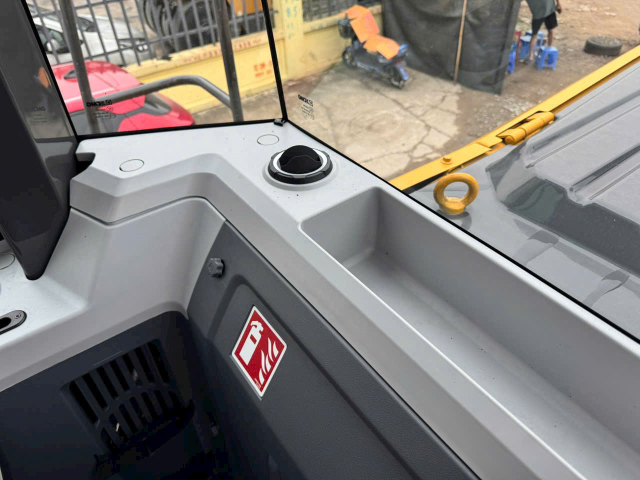 Máy Xúc Lật LW500KN Sức Nâng 5 Tấn Tiêu Chuẩn Châu Âu