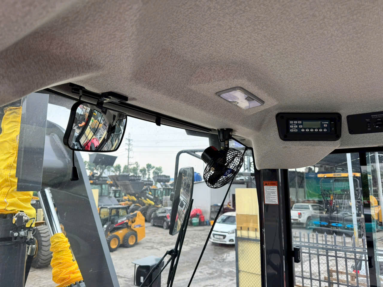 Máy Xúc Lật LW500KN Sức Nâng 5 Tấn Tiêu Chuẩn Châu Âu