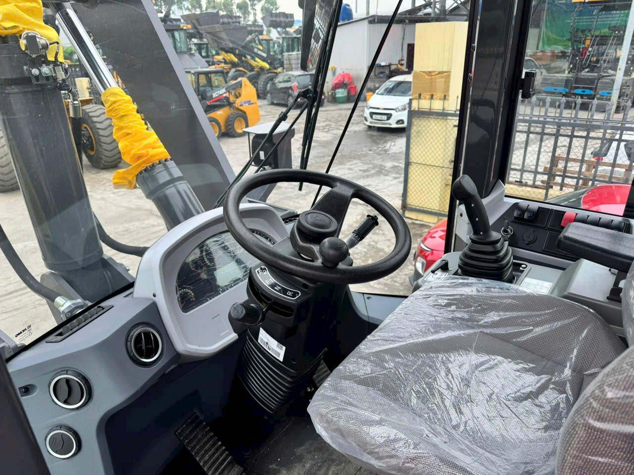 Máy Xúc Lật LW500KN Sức Nâng 5 Tấn Tiêu Chuẩn Châu Âu