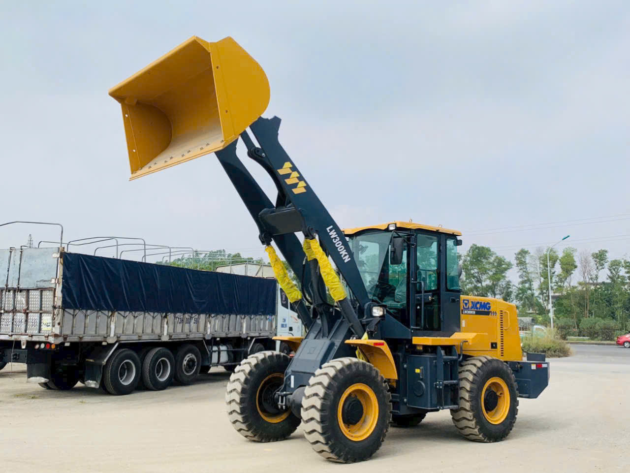 Máy Xúc Lật LW300KN – Sức Nâng 3 Tấn Phiên Bản Châu Âu