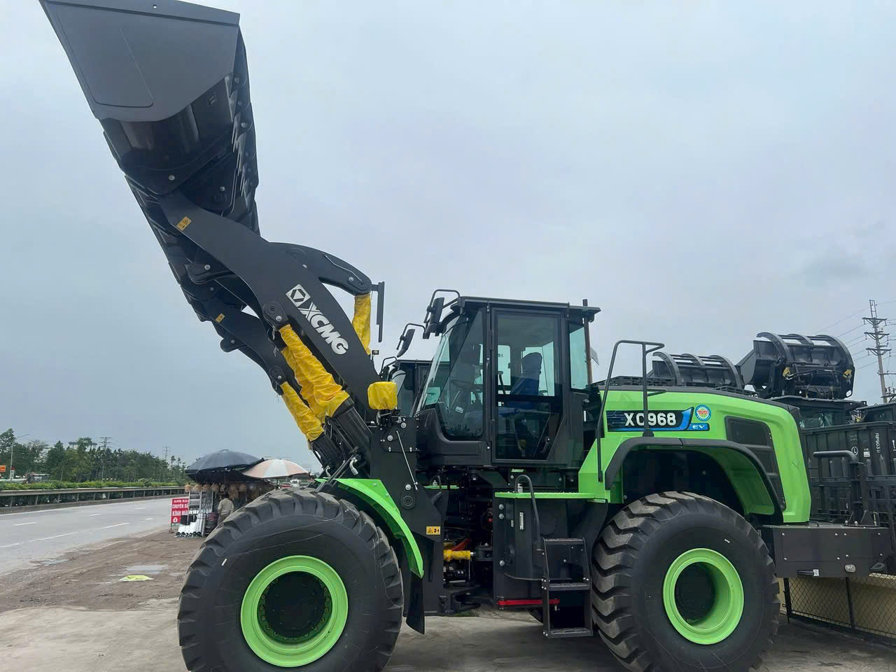 Xúc Lật Điện XC968-EV