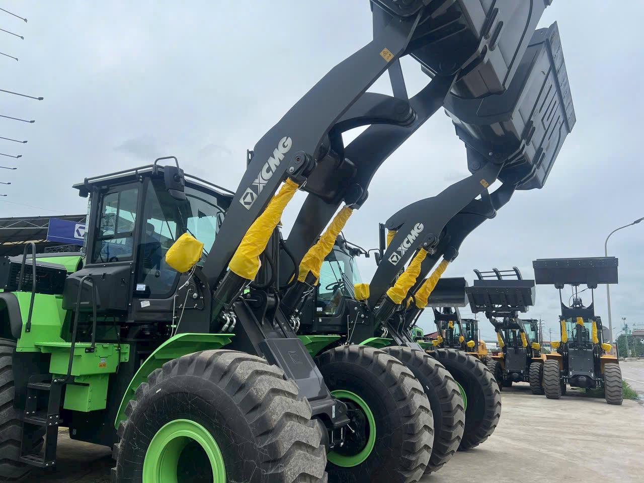 Xúc Lật Điện XC968-EV