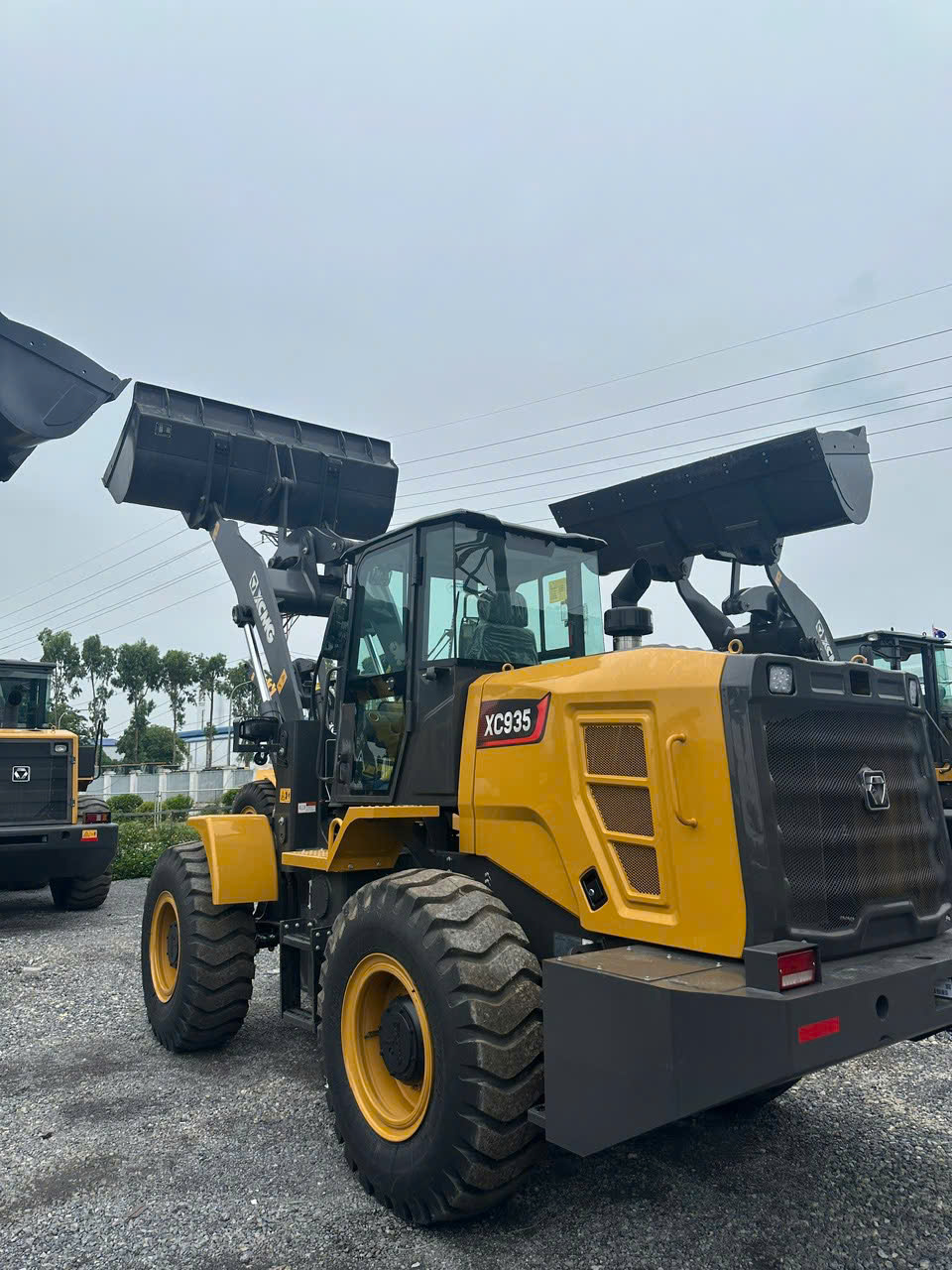 XC935 – gầu 1.8 khối