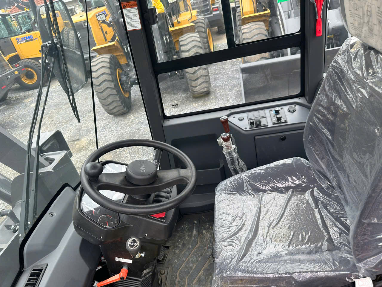 XC935 – gầu 1.8 khối