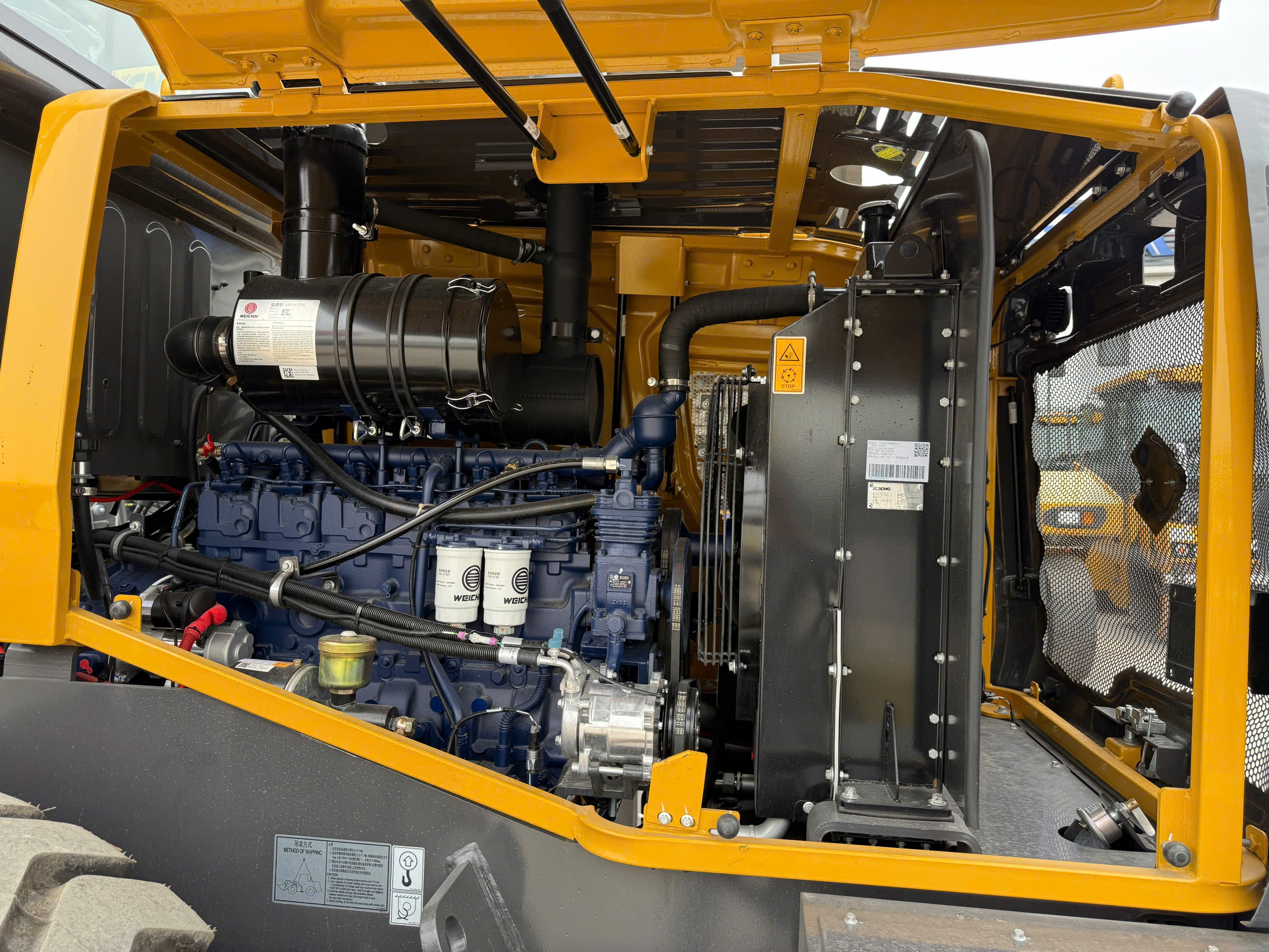 Máy Xúc Lật XC938 – Tháo Lắp Nhanh – Kẹp Gỗ