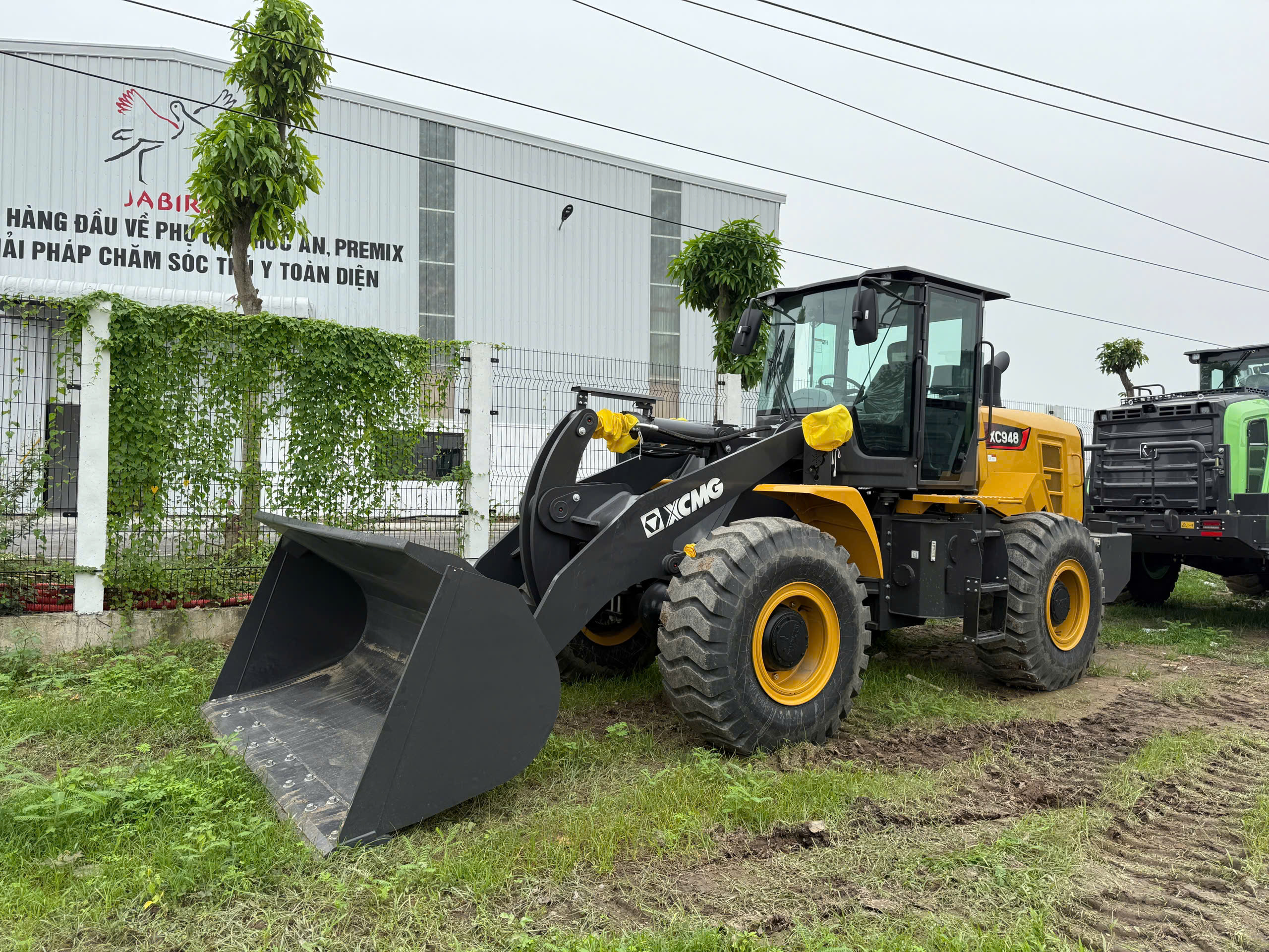 XC948 gầu 2,7 khối